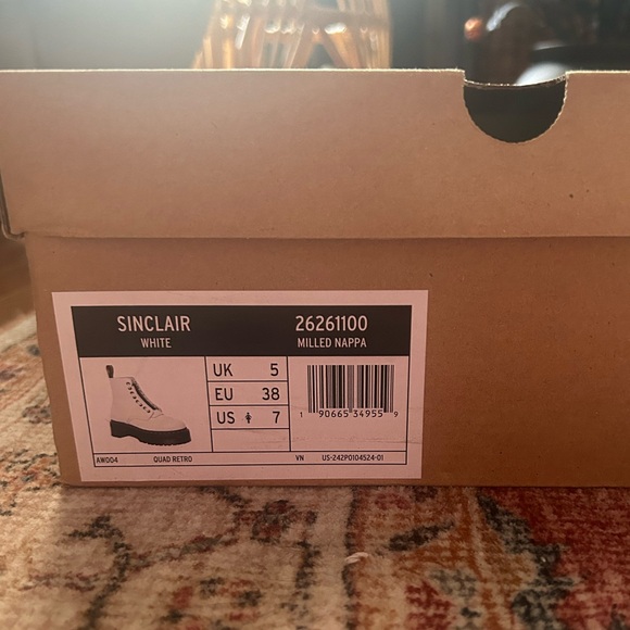Brand new, in box dr.marten platform Sinclair - Picture 5 of 9